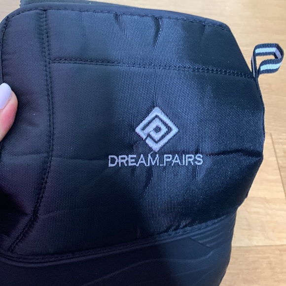 Dream pairs snow boots NWT size 6 Black - Picture 9 of 9